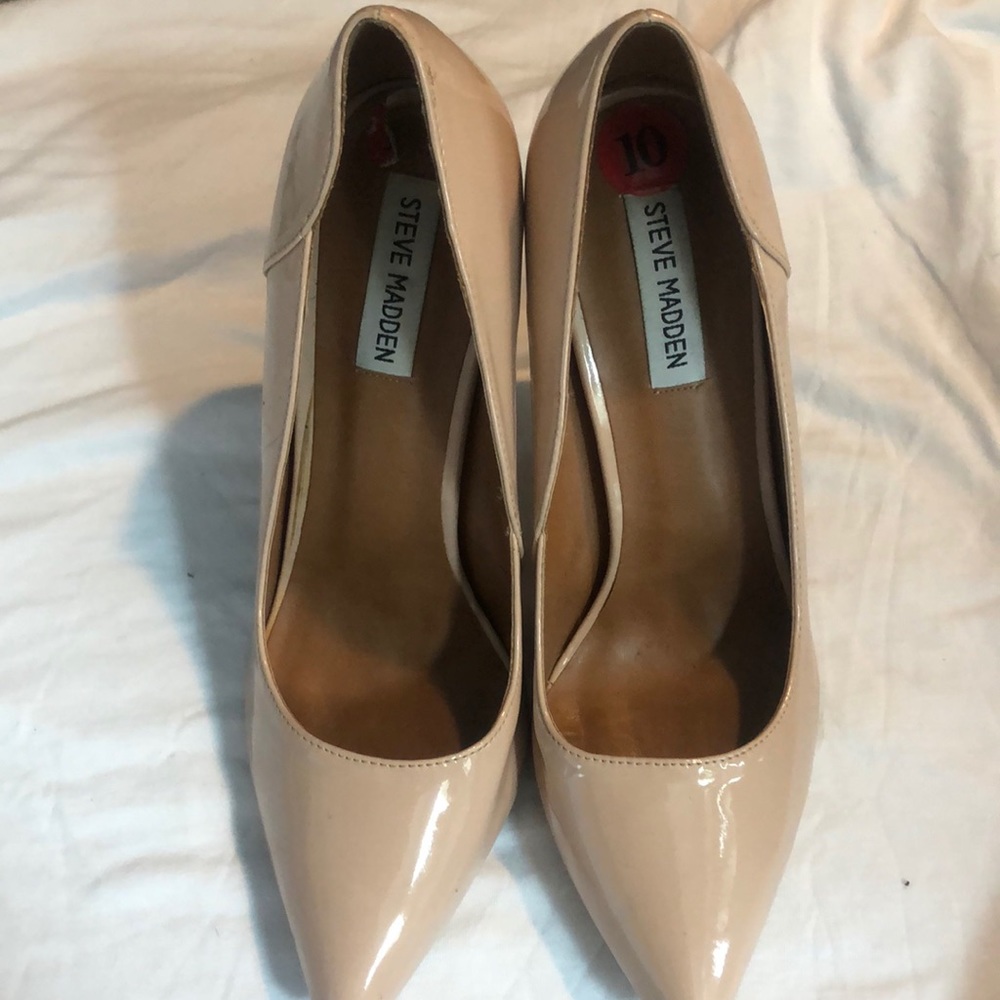 Steve Madden nude pumps